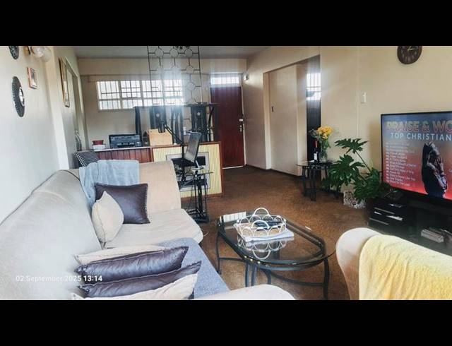 2 BEDROOM APARTMENT FOR SALE IN BEREA